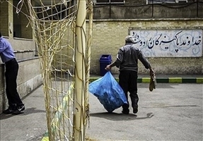 فشار تورم بر زندگی &quot;باباهای مدرسه&quot;/حقوق تا وسط ماه نمی‌رسد!